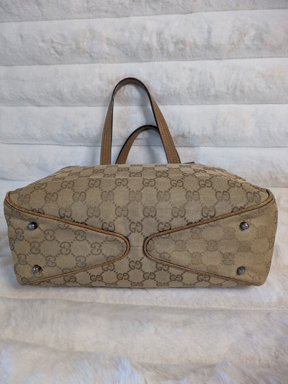 Gucci GG Canvas Monogram Tote Bag - Picture 6 of 9